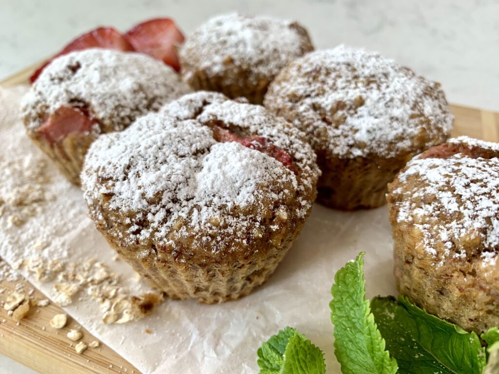 Fertige SMACADO Blueberry Muffins, als Erdbeerversion gebacken