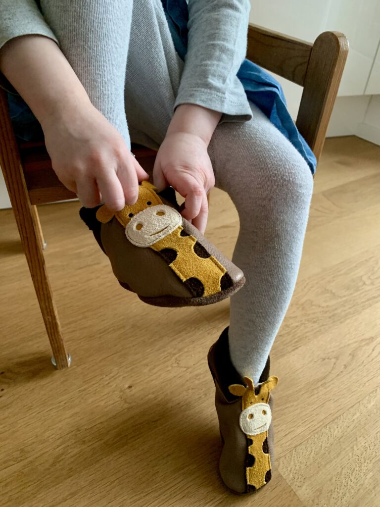 Pantolinos Krabbelschuhe und Hausschuhe für Kleinkinder aus atmungsaktivem Naturleder