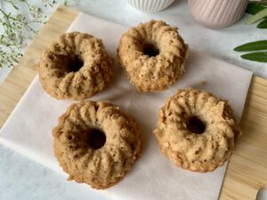 Mini-Gugelhupf ohne Industriezucker nach einfachem Rezept für Kinder