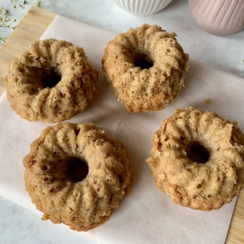 Mini-Gugelhupf ohne Industriezucker nach einfachem Rezept für Kinder
